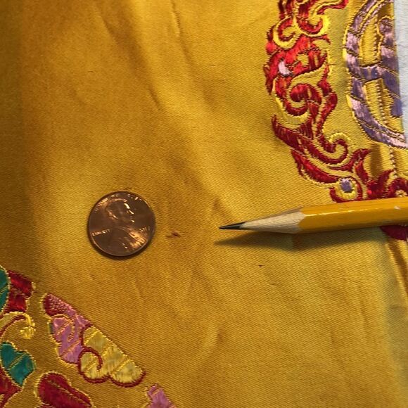 VINTAGE ASIAN Fabric with flaws at least 40 years old. - Picture 5 of 16